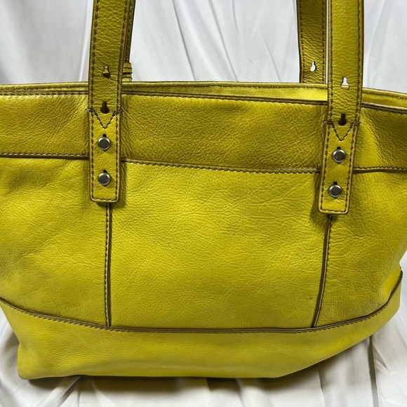 Fossil Yellow Leather Tote with Structured Design - Picture 3 of 8